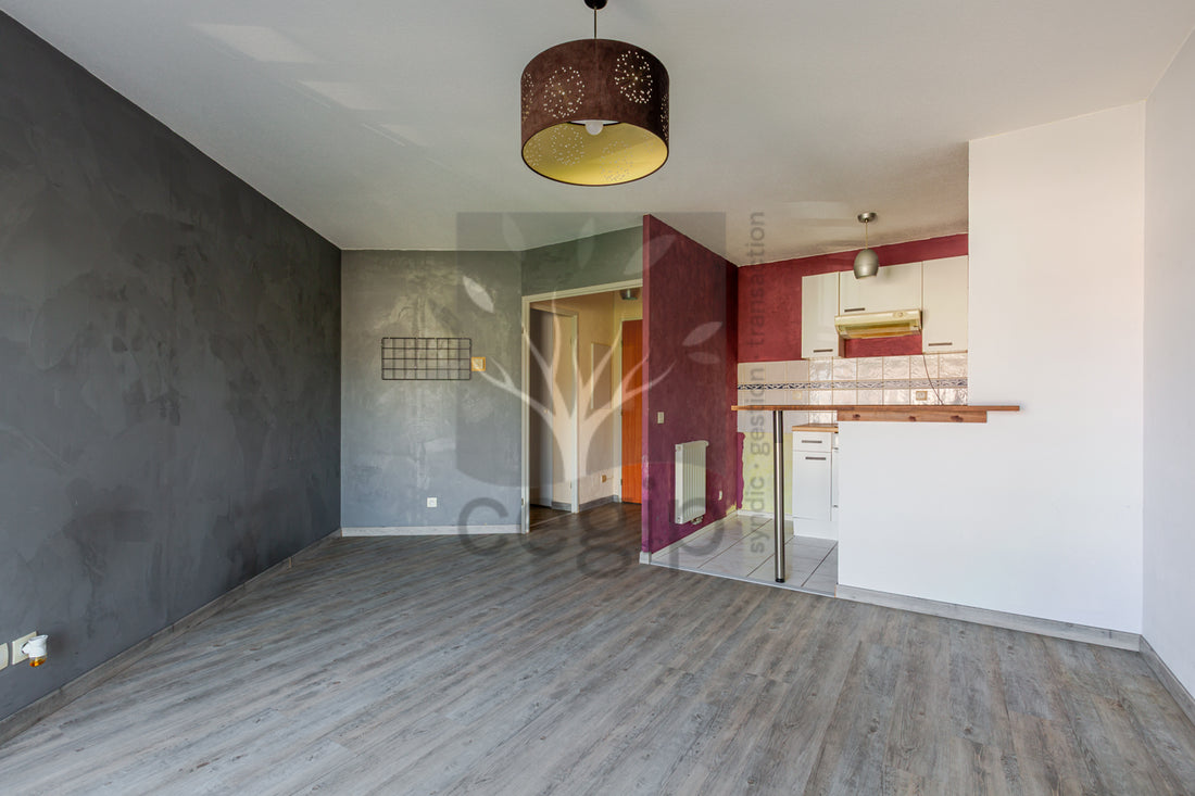 Strasbourg, quartier Poterie - deux pièces avec terrasse avec garage fermé et sécurisé