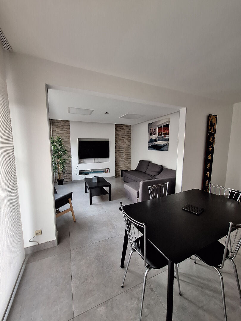 Grand T4 Cour de bretagne garage+cave