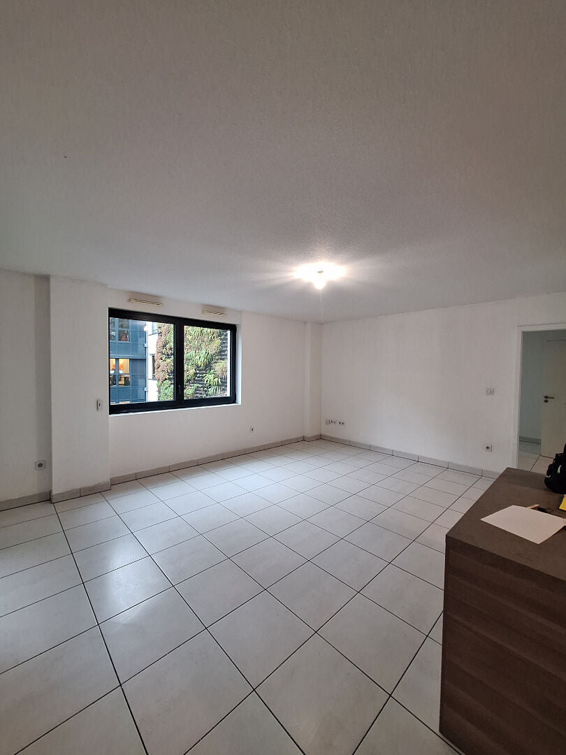 Appartement 3 pièces - 3ème étage -  grand balcon